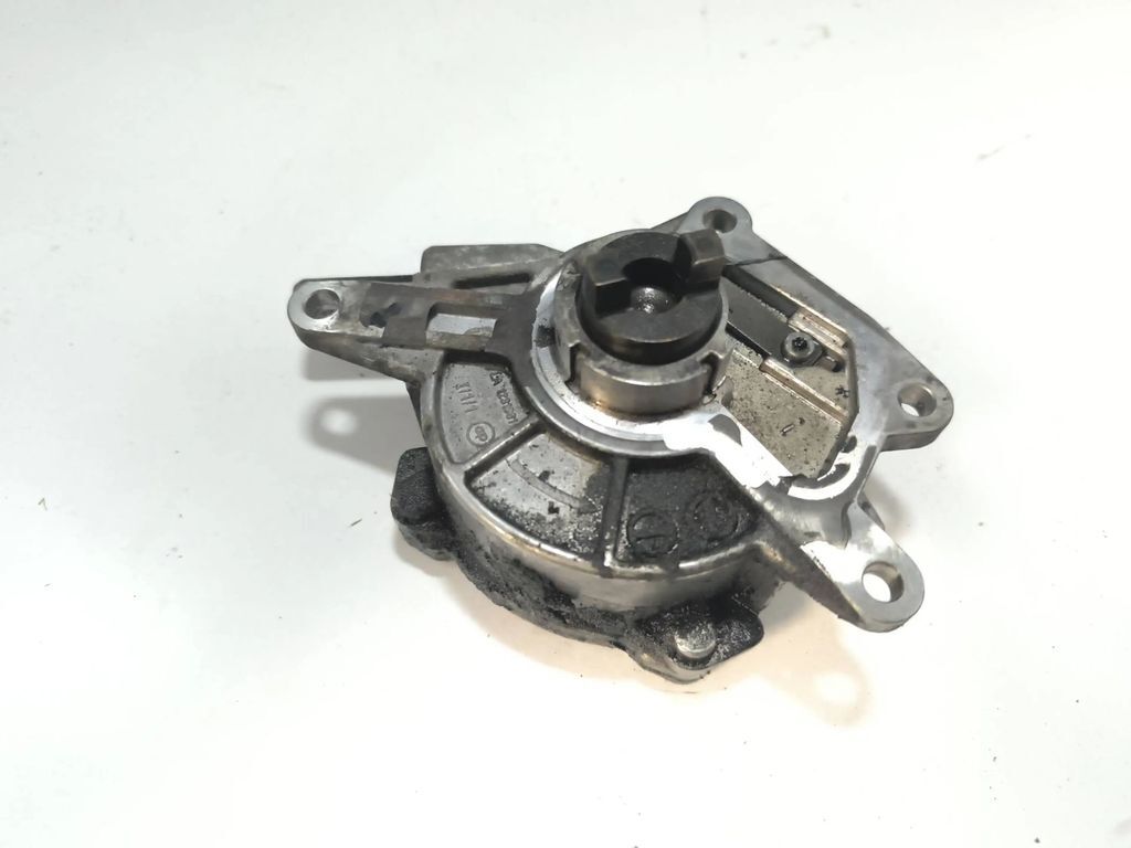 Mercedes-Benz E W211 E320 150kW 2005 Diesel Vacuum pump 1231061