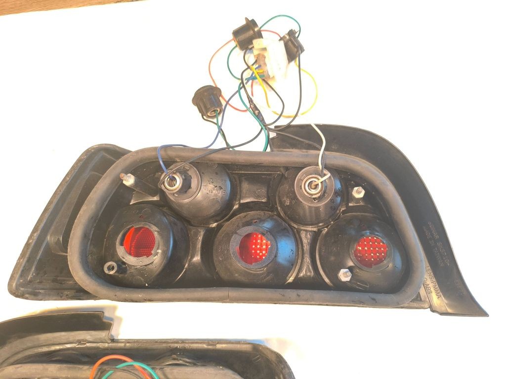 BMW 3 E36 1992 rear tail light lamp SK3711