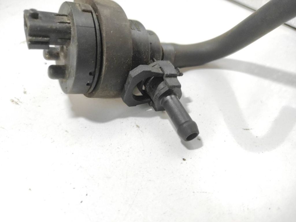 Saab 9-5 2.0T 110kW Petrol 2000 vacuum valve 4670477