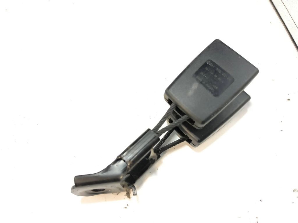 Mercedes-Benz E220 W211 2003 Rear seat belt center buckle A2118600269