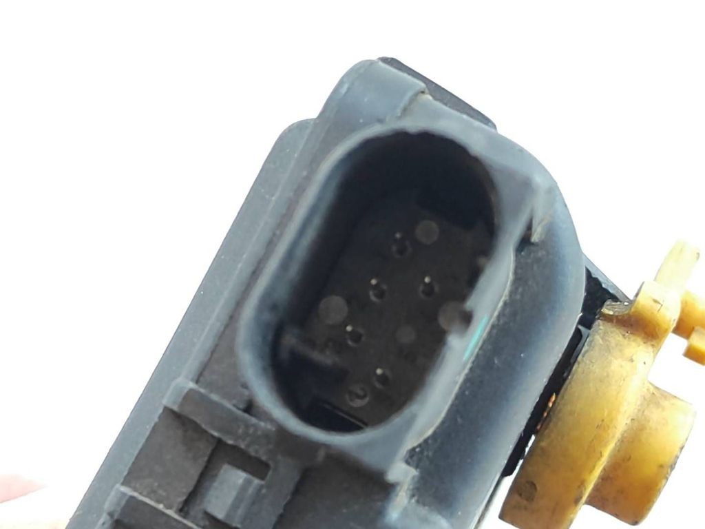 Audi A3 S3 8L 1999 Air heater flap actuator motor 0132801122