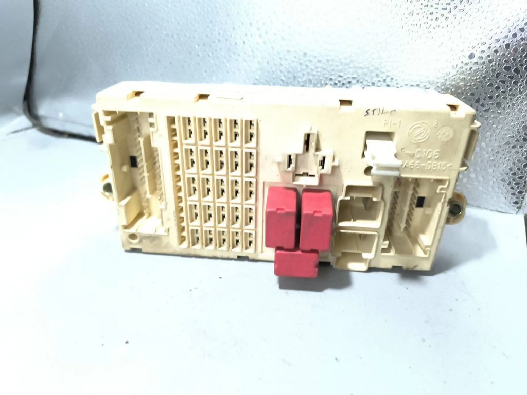 Fiat Stilo 1.9JTD Petrol 2004 Fuse box module 51715858