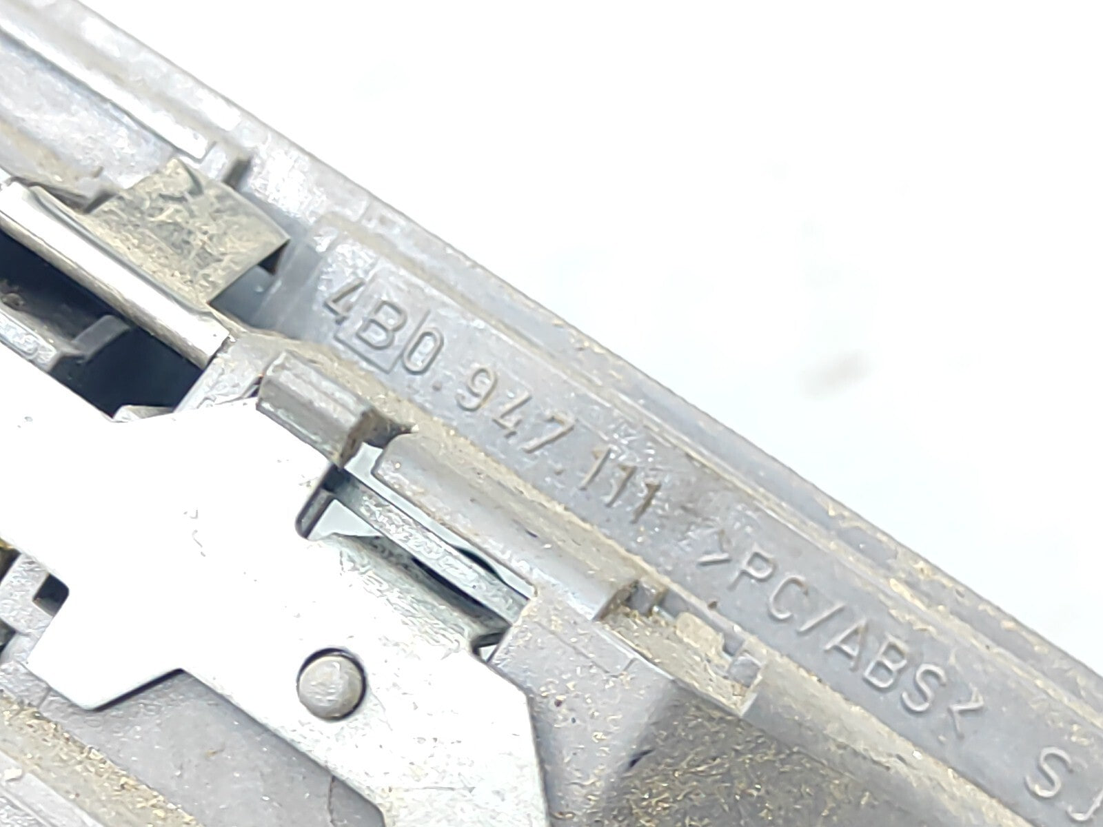 Audi A6 C5 2.8i 2000 Interior Roof Reading Light 4B0947111