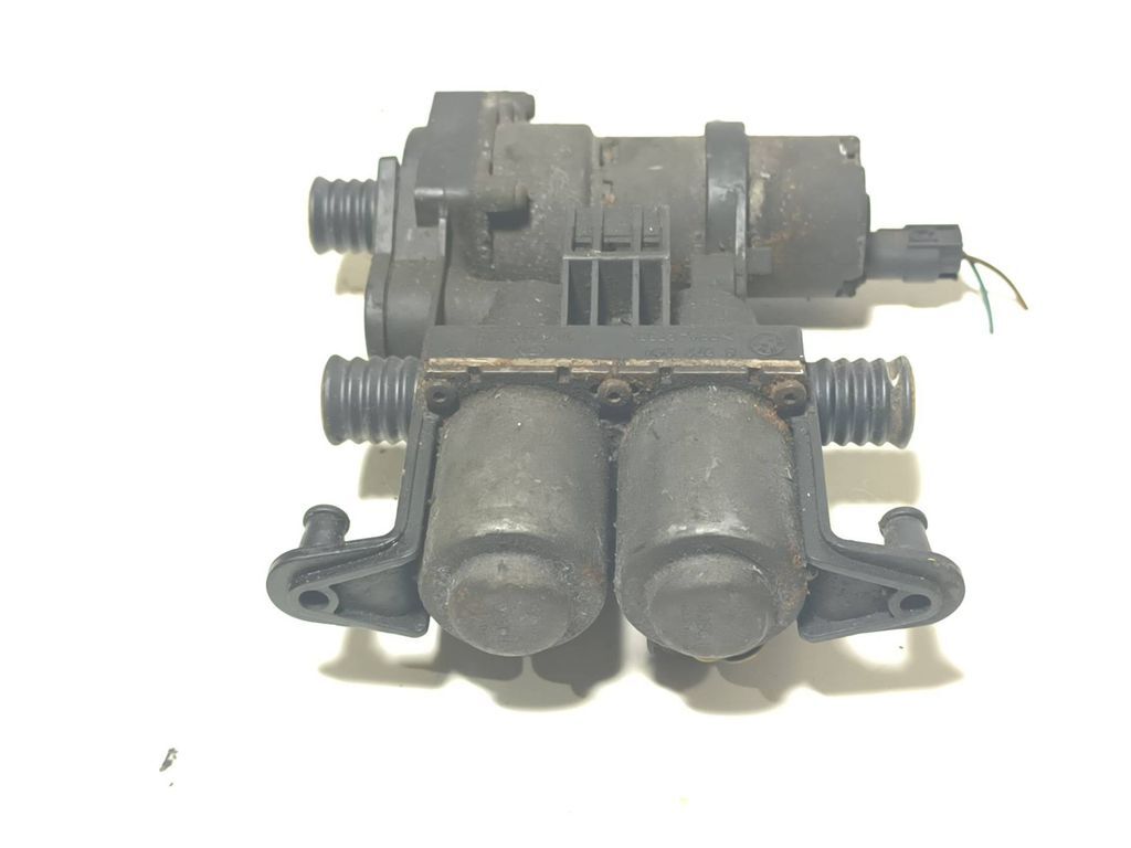 BMW 5 E39 530D Diesel 2002 Water heater control valve 8372004
