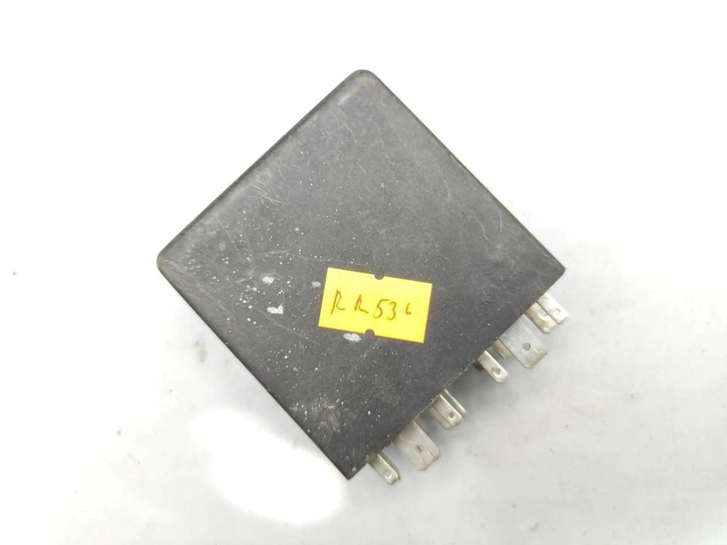 Audi A4 S4 B5 8D 2001 relay 4B0919471