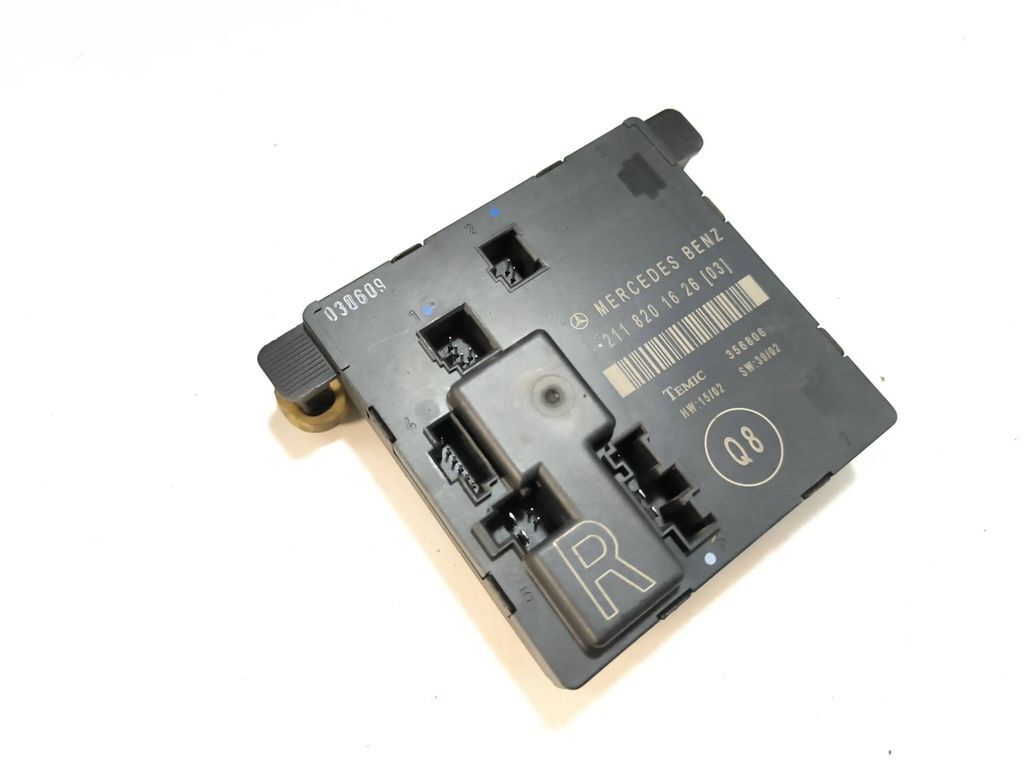 Mercedes-Benz E W211 2003 door control unit module 2118201626