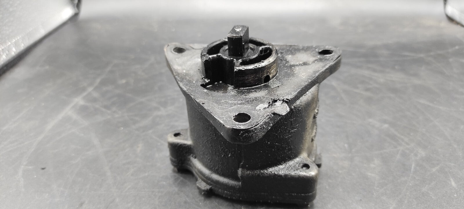 Alfa Romeo 147 1.9JTD 85kW 2003 Diesel Engine Vaccum Pump 46771105