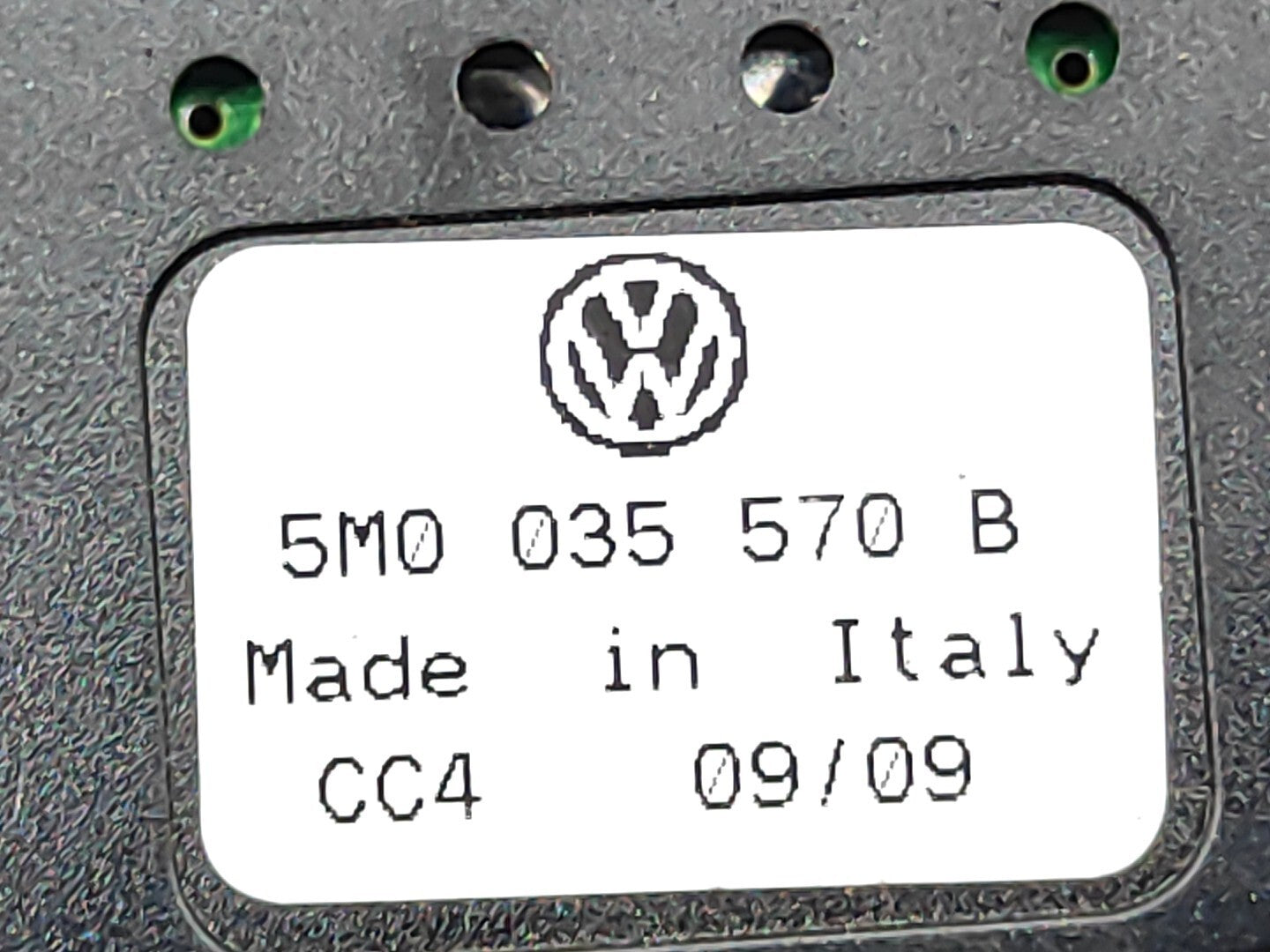 Volkswagen VW Golf 1.9TDI 2005 Radio Amplifier ECU Control Module 5M0035570B