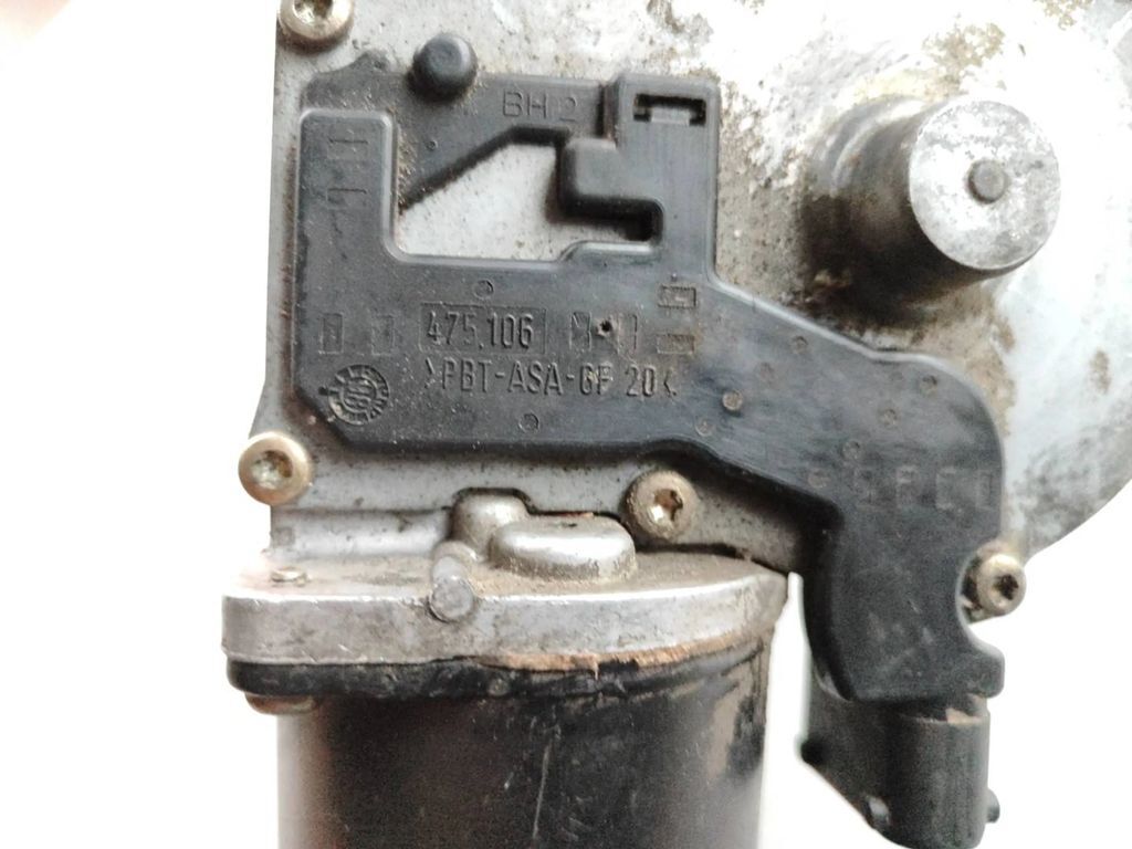 BMW 5 E39 1999 Front windshield glass wiper motor 8360603