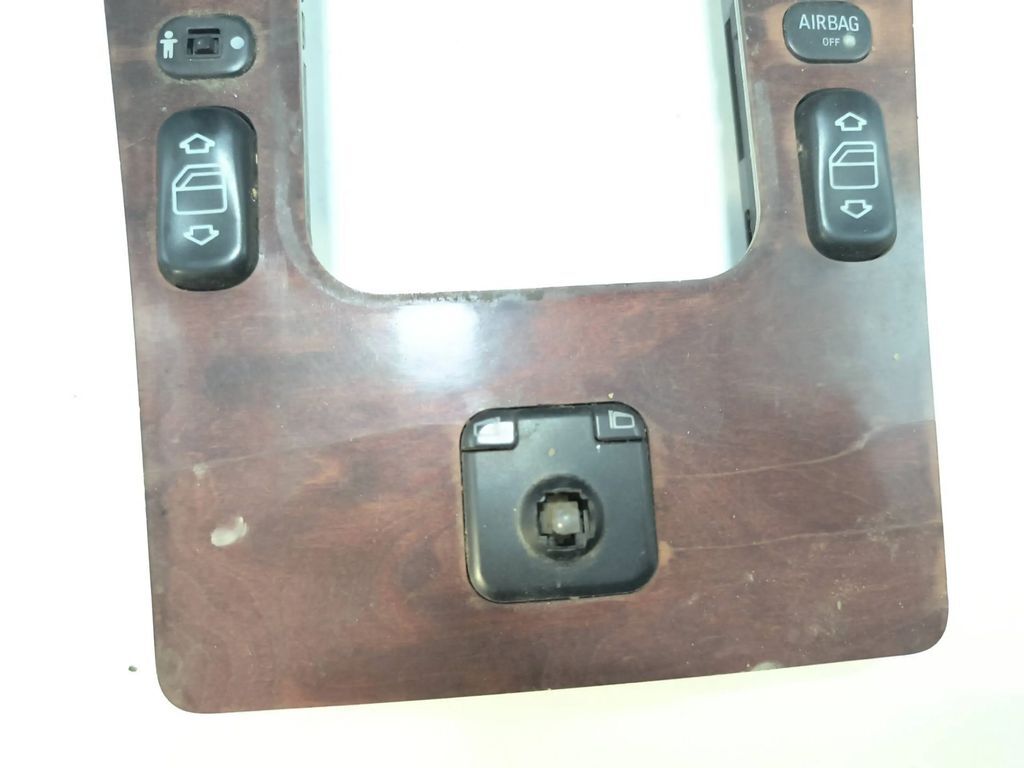 Mercedes-Benz E W210 1996 Gear shifter surround trim plastic 486010