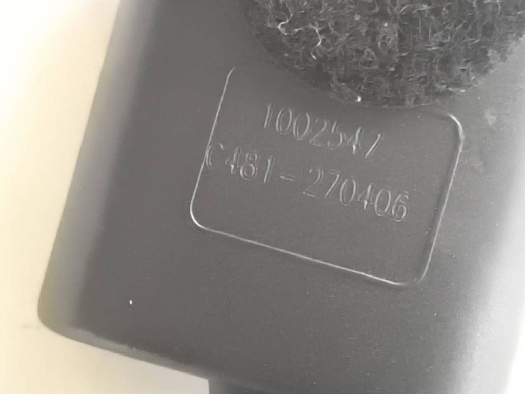 Alfa Romeo 147 1.9JTD 85kW 8V 2005 LHD Front right seat belt buckle 1002547