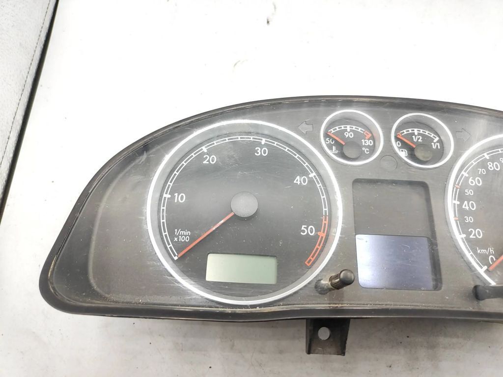 Volkswagen PASSAT B5.5 2005 LHD speedometer instrument cluster 3B0920829A