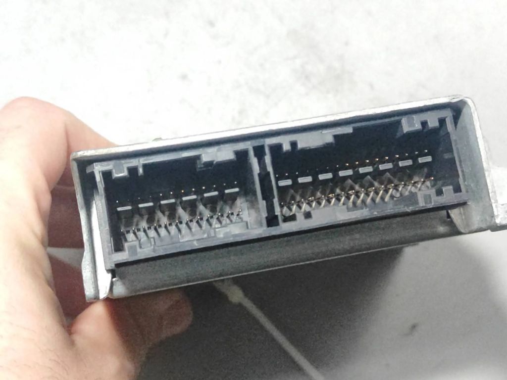Citroen C6 2.7HDI Diesel 2006 Safety Control unit module 9661384680