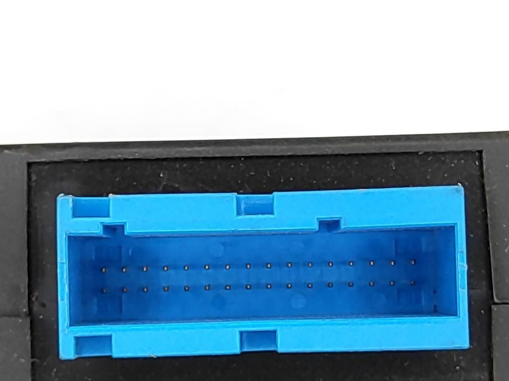 Opel Astra H 2006 control units module 13104879