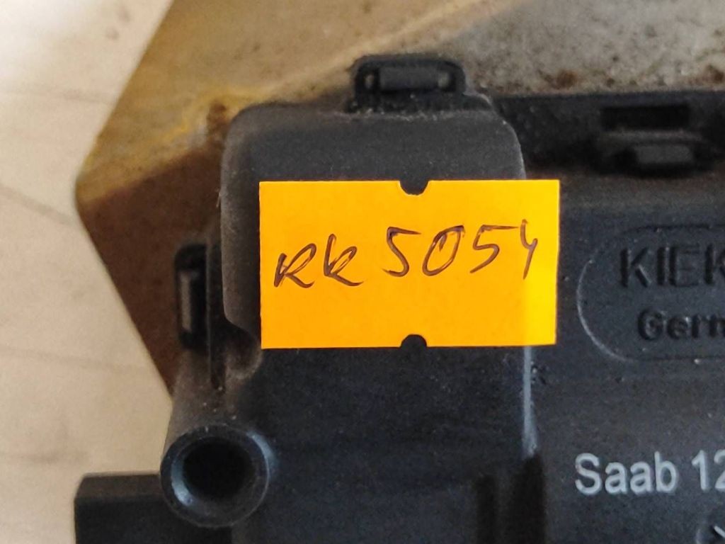 Saab 9-3 Ver2 2003 Flap locking motor 12837101