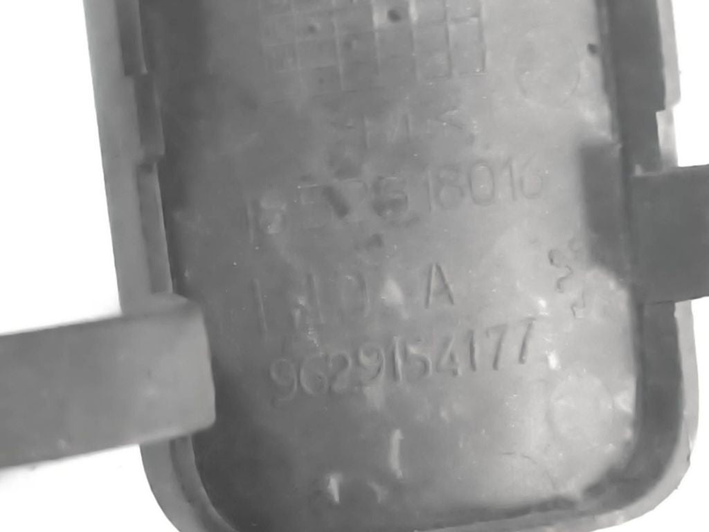 Peugeot 607 2001 rear bumper row hook cap cover 9629154177