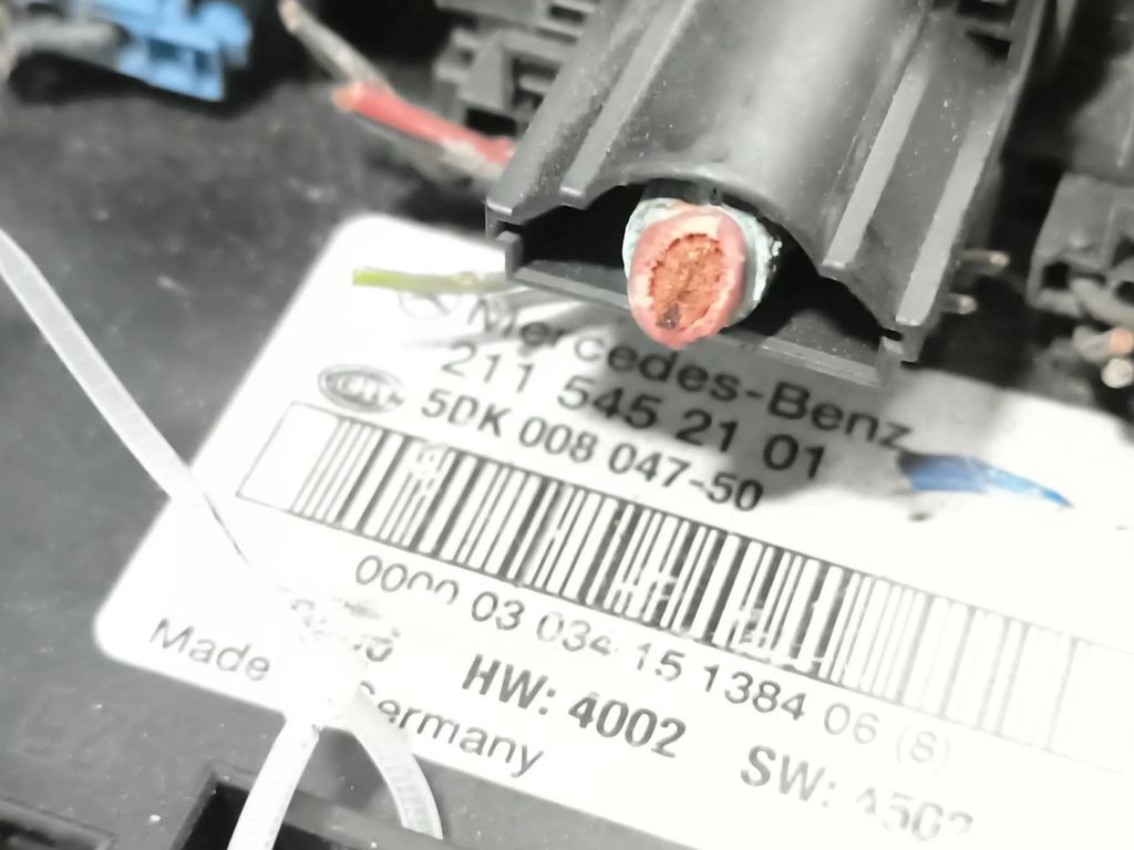 Mercedes-Benz E W211 2003 SAM Comfort convenience body module 2115452101