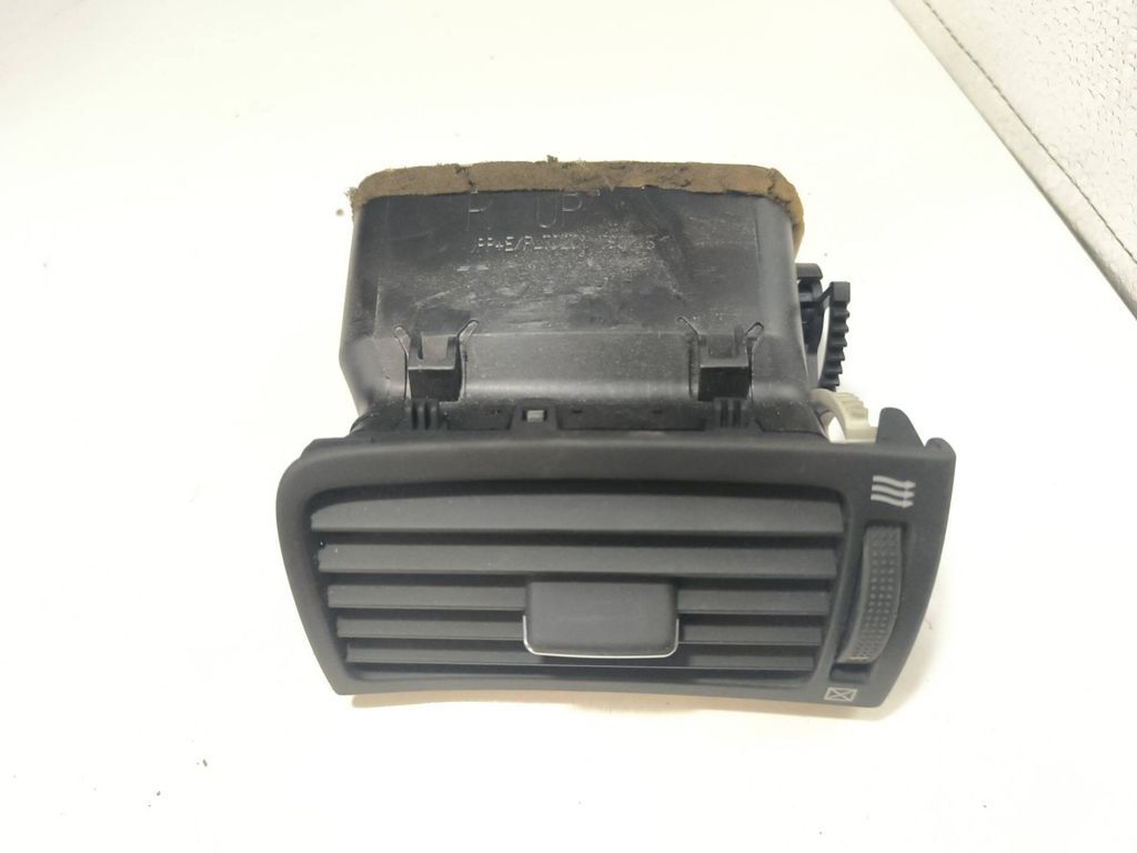 Toyota Avensis T250 2006 Right dashboard side air vent grill trim 8518
