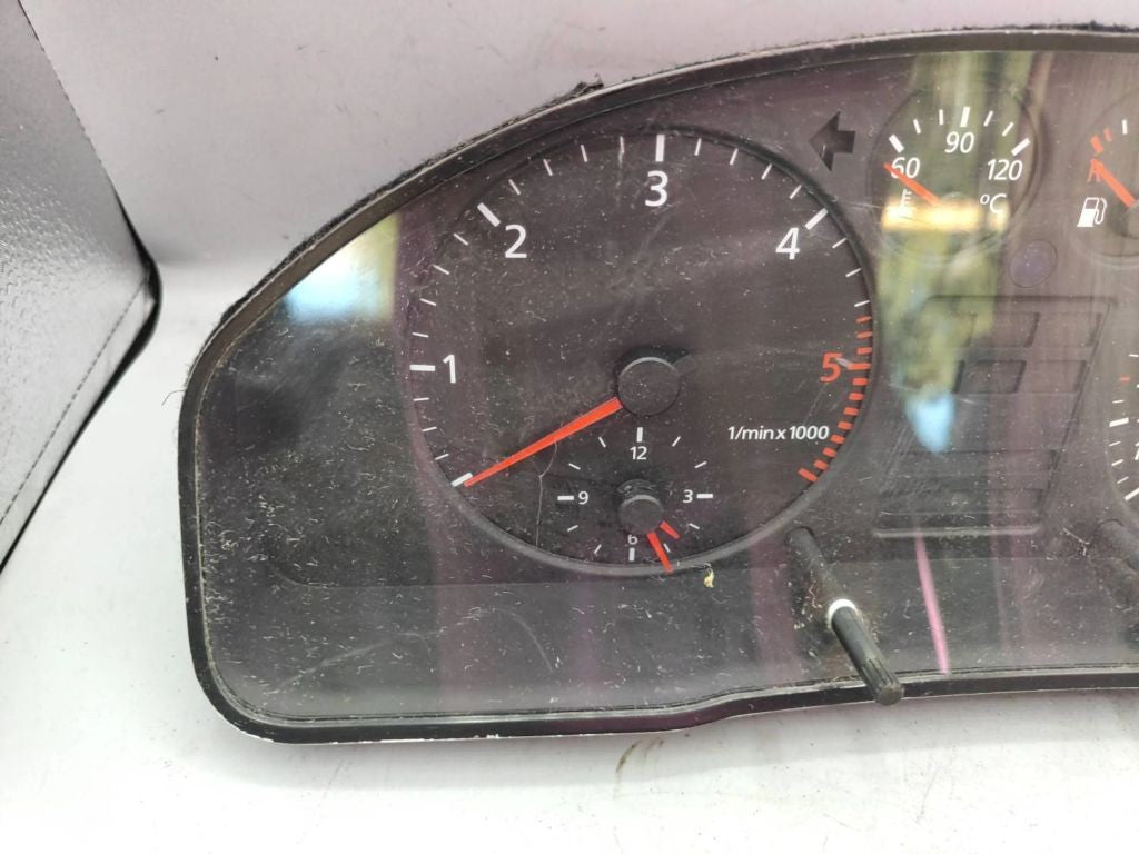 8D0919860E Audi A4 S4 B5 8D 1997 Diesel speedometer instrument cluster
