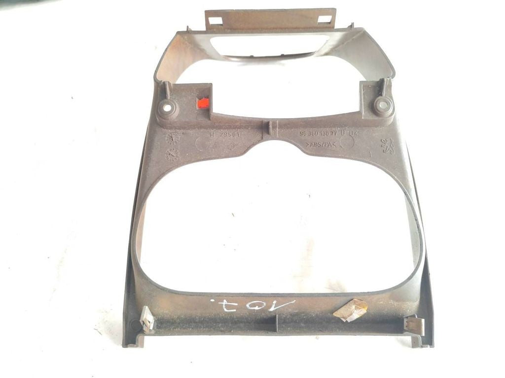 Peugeot 307 2002 Gear shifter surround trim plastic 9636013877