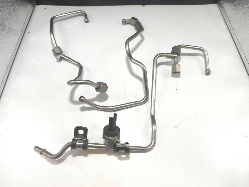 BMW M4 F82 F83 2017 S55 Fuel line pipe hose 0261230349