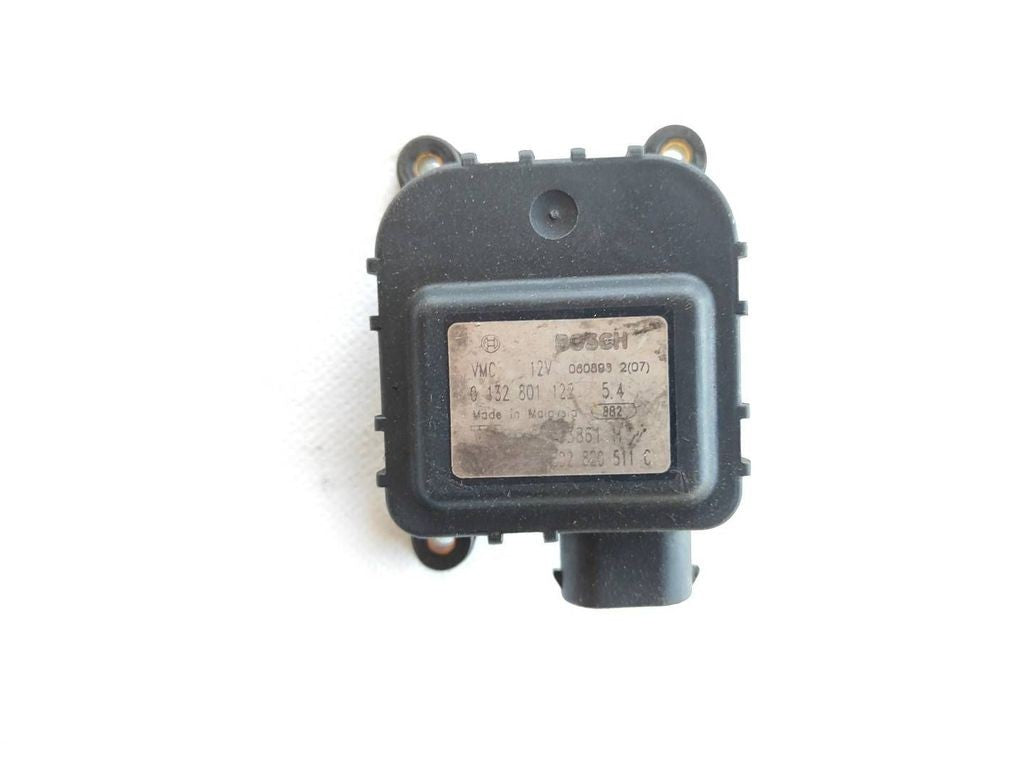 Audi A3 S3 8L 1999 Air heater flap actuator motor 0132801122
