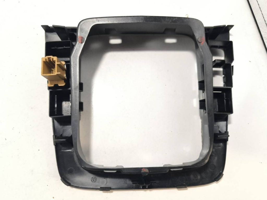Volkswagen PASSAT B6 2007 Gear shifter surround trim plastic 3C0864263A