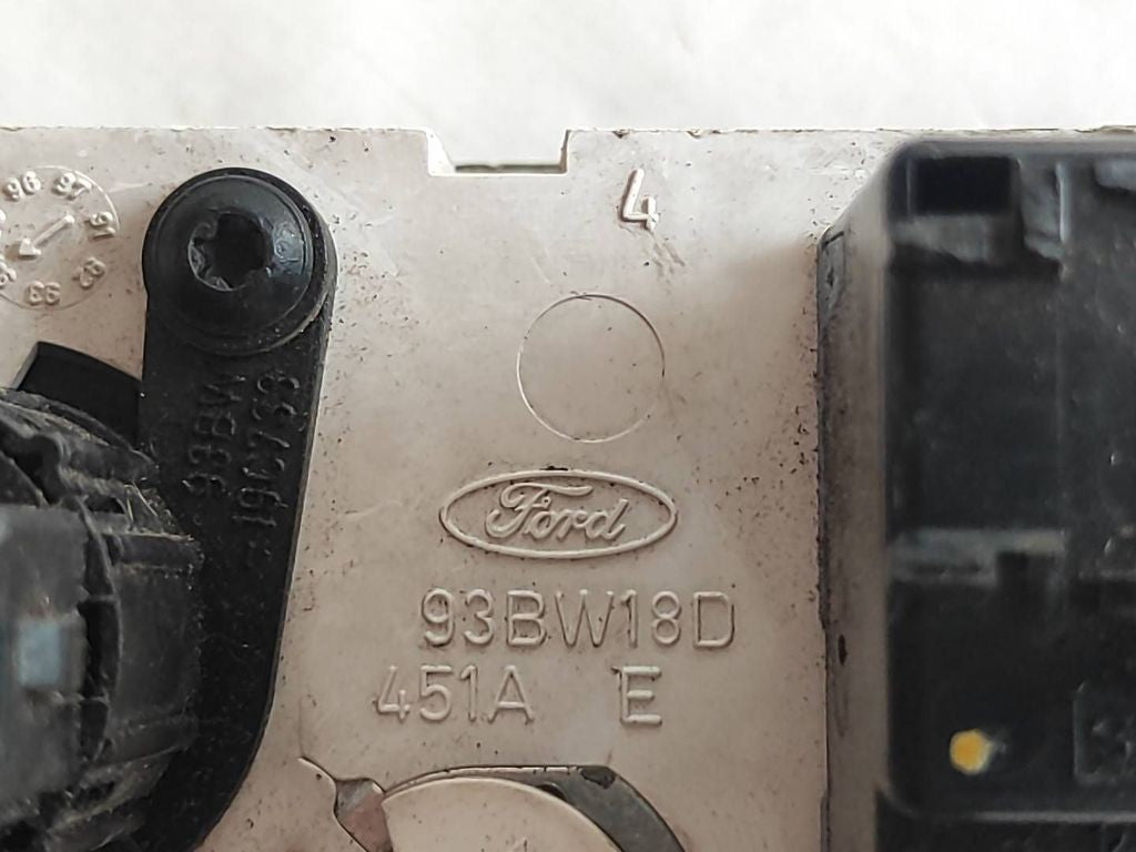 Ford Mondeo MK I 1994 Climate control unit module 93BW18D