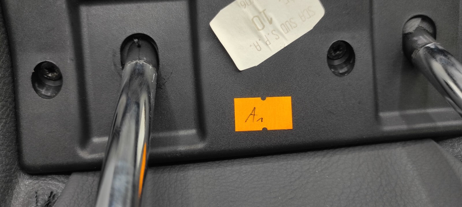 Alfa Romeo GT 1.9JTD 110kW Diesel 2005 Rear Interior Seat Headrest Black Leather