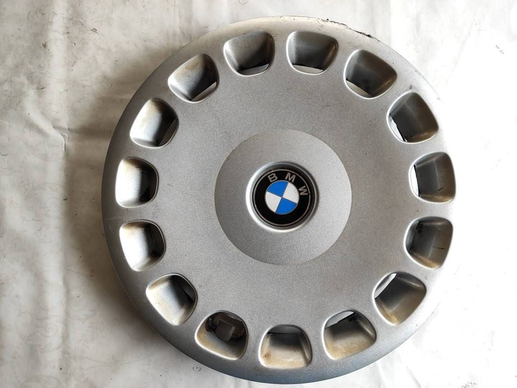 BMW 5 E39 1997 R15 wheel hub cap trim 36131093324