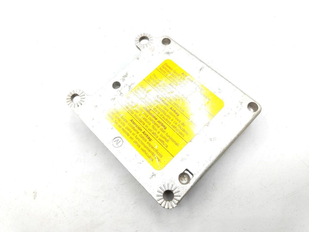 Volkswagen VW PASSAT B5 Saloon 1999 Control unit module 1J0909607