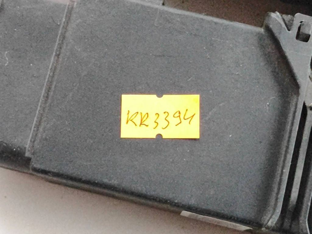 Volkswagen VW PASSAT B5 1998 front right window regulator motor 0130821694