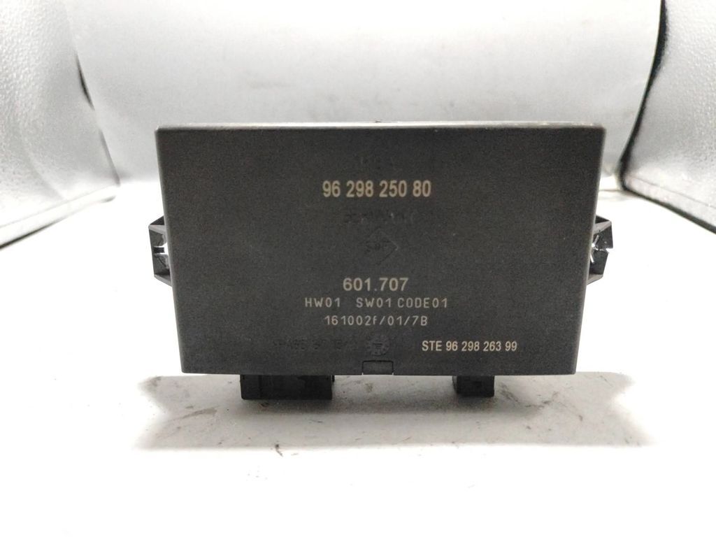 Peugeot 607 2.2i 116kW 2001 Parking PDC control unit module 9629825080