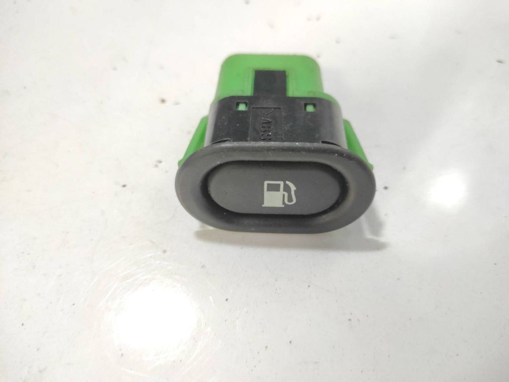 Saab 9-5 2.0T 110kW Petrol 2000 Fuel tank opening switch 4617544