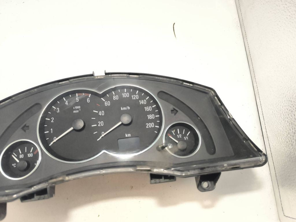 Opel Meriva A 2004 Diesel speedometer instrument cluster 13173381XT