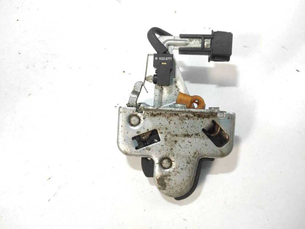 Saab 9-5 2.0T 110kW Petrol 2000 Tailgate trunk boot lock catch latch 10226771