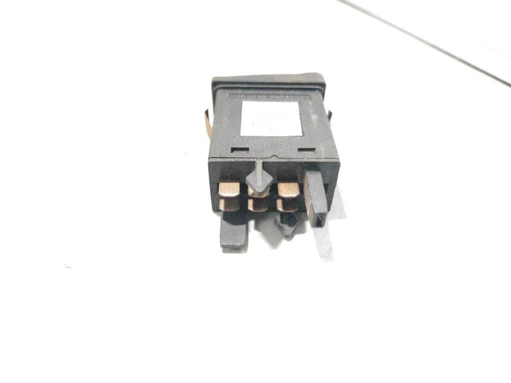 Audi A6 S6 C4 4A 1997 Hazard light switch 4A0941509A