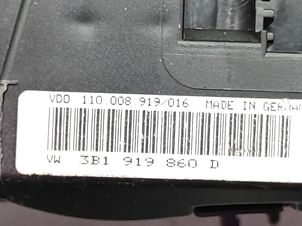 Volkswagen PASSAT B5 1.9 1999 speedometer instrument cluster 3B1919860D