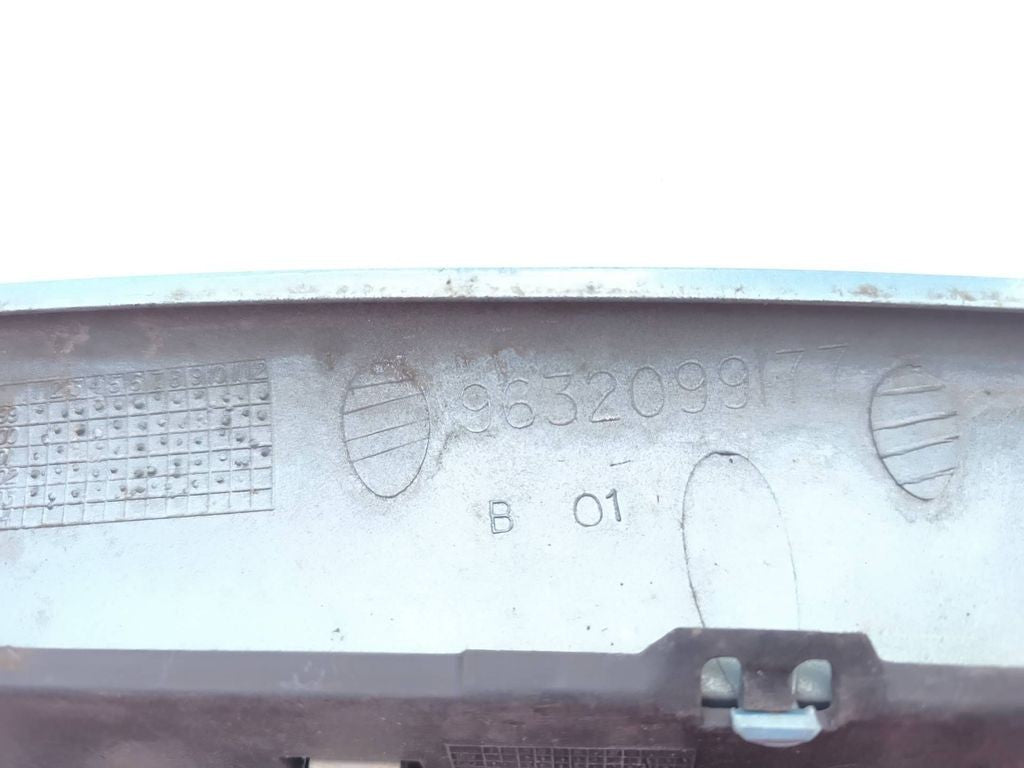 Citroen Xsara Picasso 1999 Front grill 9632099177
