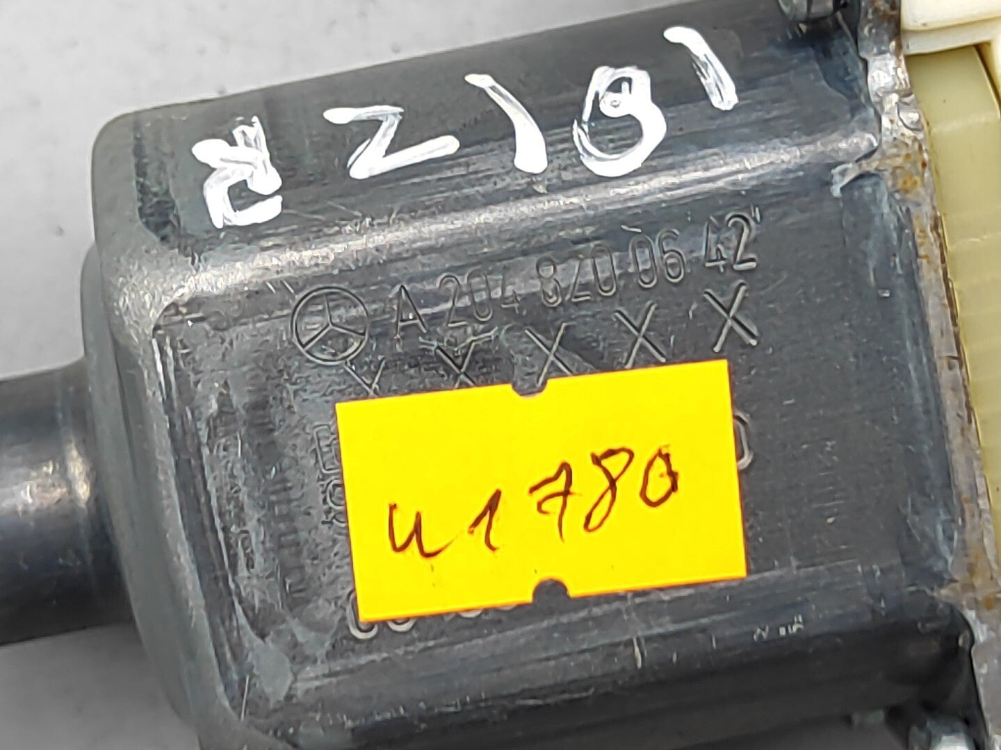 Mercedes Benz W204 C Class 2010 Rear right window regulator 0130822442