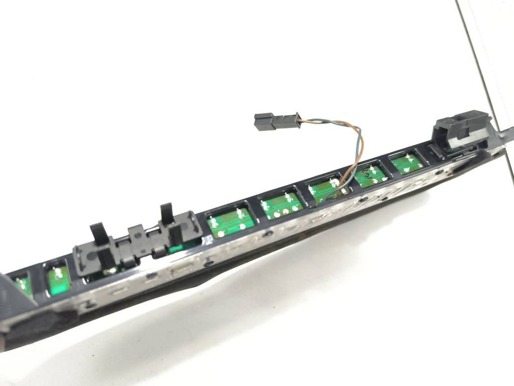 BMW 525 E60 E61 2008 Rear Third brake center stop light 6927017