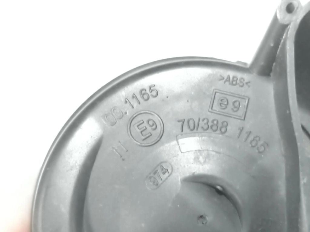 Mercedes-Benz ML W164 2005 horn signal 703881165