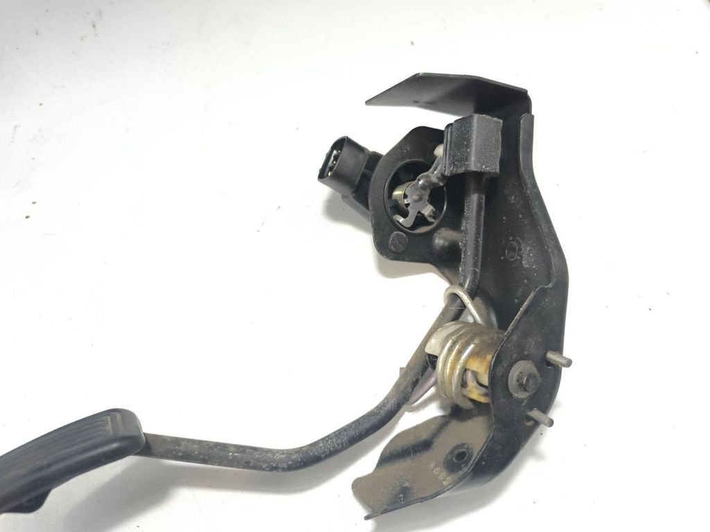 Toyota Avensis T250 2006 Diesel accelerator throttle pedal 8928152021
