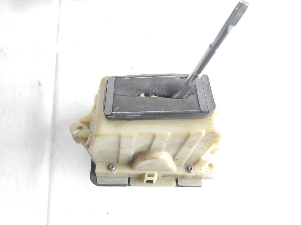 Mercedes-Benz C Class W204 2009 gear selector shifter PP204267003