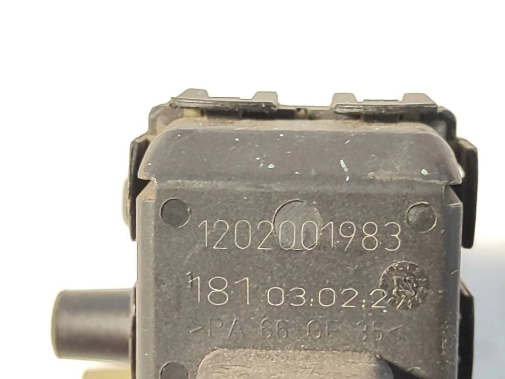 Audi A6 S6 C5 4B 2001 front right window regulator motor 0130821774
