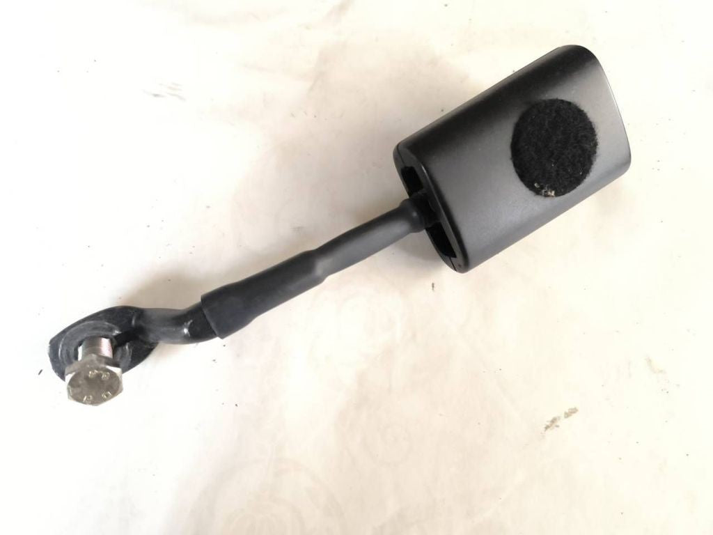 Alfa Romeo 147 1.9JTD 85kW 8V 2005 LHD Front right seat belt buckle 1002547