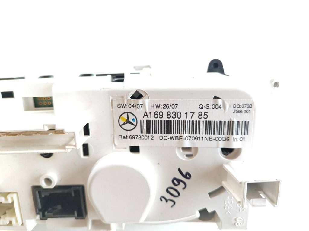 Mercedes-Benz A W169 2004 Climate control unit module A1698301785