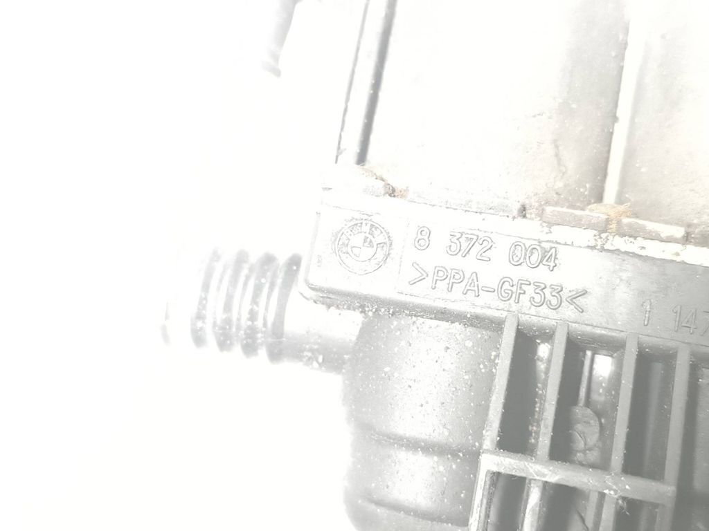 BMW 5 E39 530D Diesel 2002 Water heater control valve 8372004