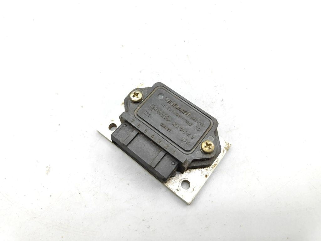 Volkswagen Golf II 1990 Ignition control unit module 211905351D