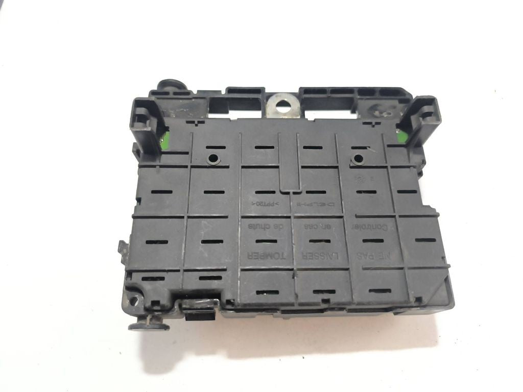 Peugeot 406 2002 Fuse module 9650663880